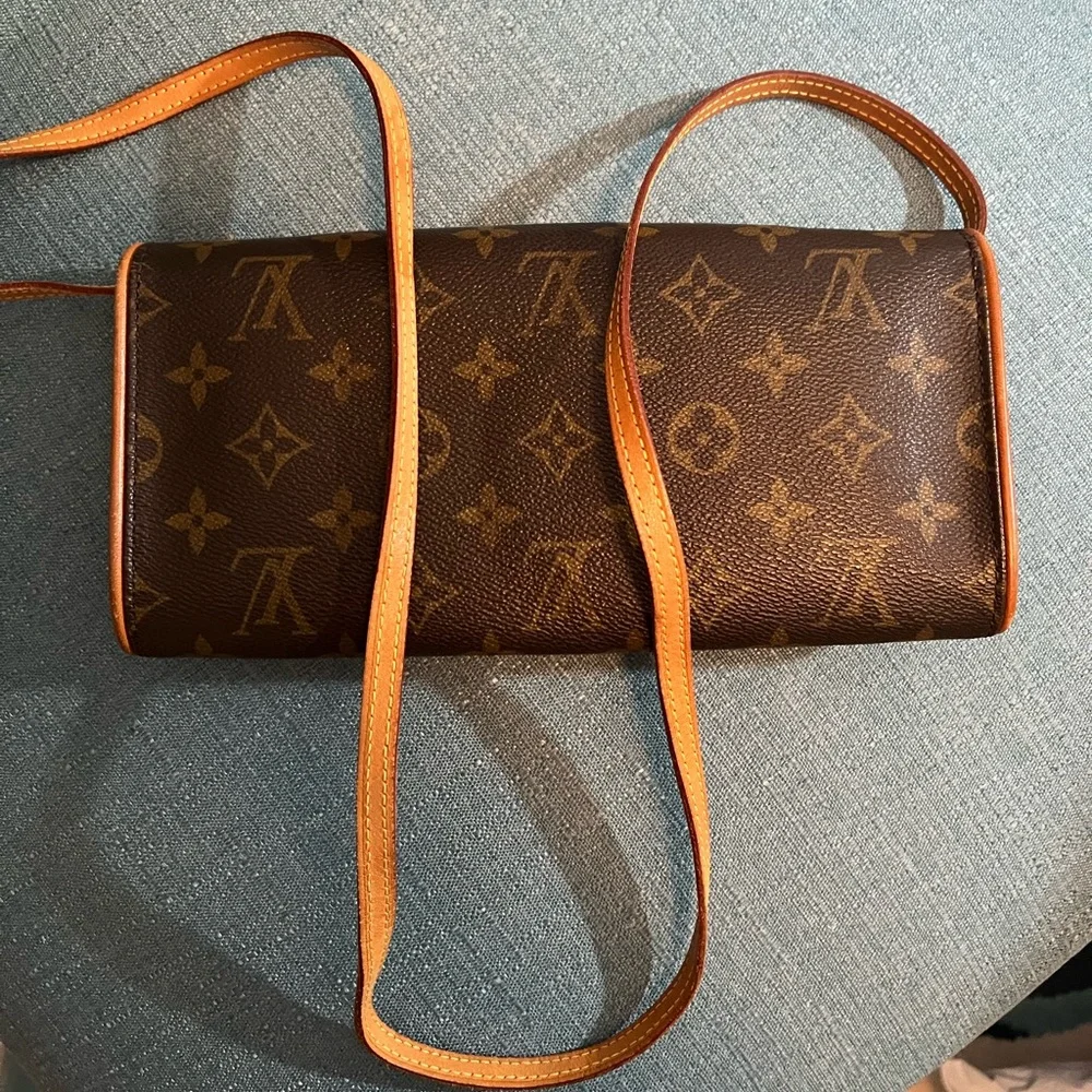Louis Vuitton Two Way Pochette GM Crossbody Clutch Shoulder Bag, LV Monogram - Picture 3 of 11